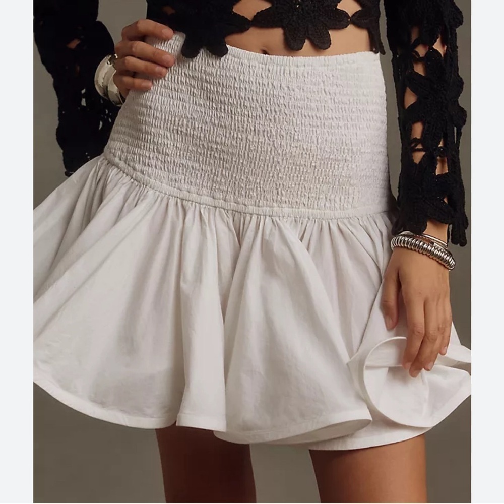 Anthropologie x Self Contrast White Mini Flounce Skirt Size M